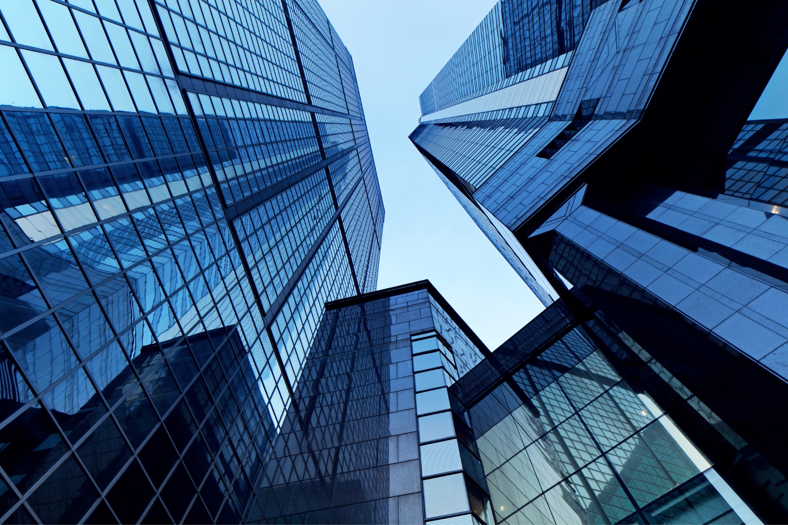 Koniec fikcyjnych dyrektorów w UK! Od 2025 musisz potwierdzić swoją tożsamość, inaczej Twoja firma zniknie z Companies House!